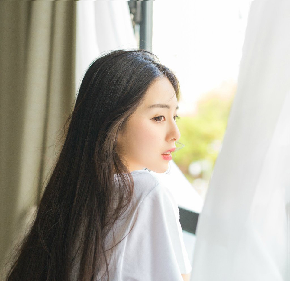 逆境总是有的，人生总要进击。愿你不要屈从于命运的安排，坚韧不拔，锲而不舍!做永远的生活强者!